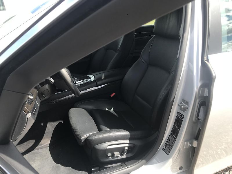 BMW Řada 7 740d X-Drive,Facelift,Hud,ČR.. - fotka 9 z 16
