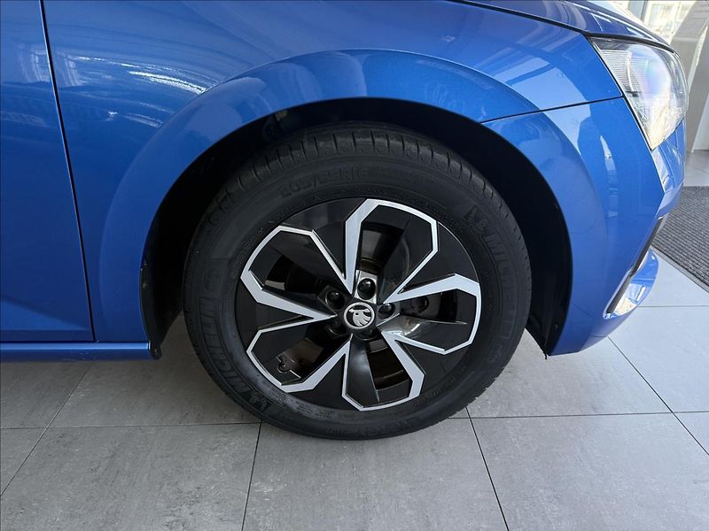Škoda Scala 1,0   TSI 85kW,SERVISKA,1. MAJ - fotka 26 z 26