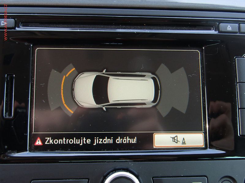 Volkswagen Tiguan (2013) 2.0TDi 4x4, Sport, TZ, xenon - fotka 17 z 18