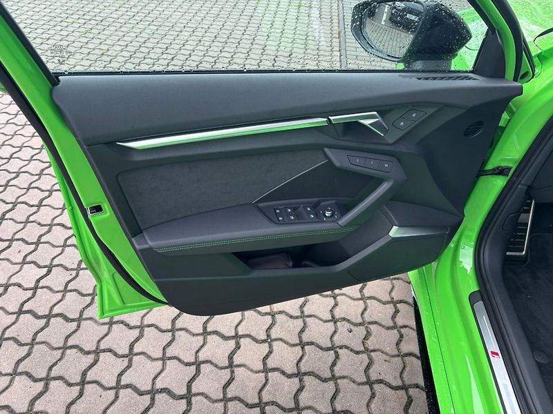 Audi RS 3 (2025) Keramické brzdy , akrapovič  - fotka 12 z 14