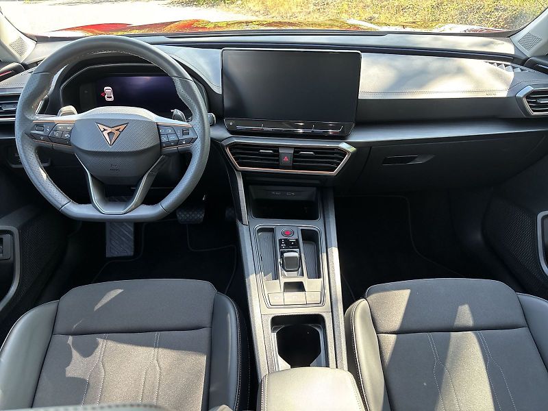 Cupra Formentor (2024) 1.5 TSI DSG - fotka 5 z 33