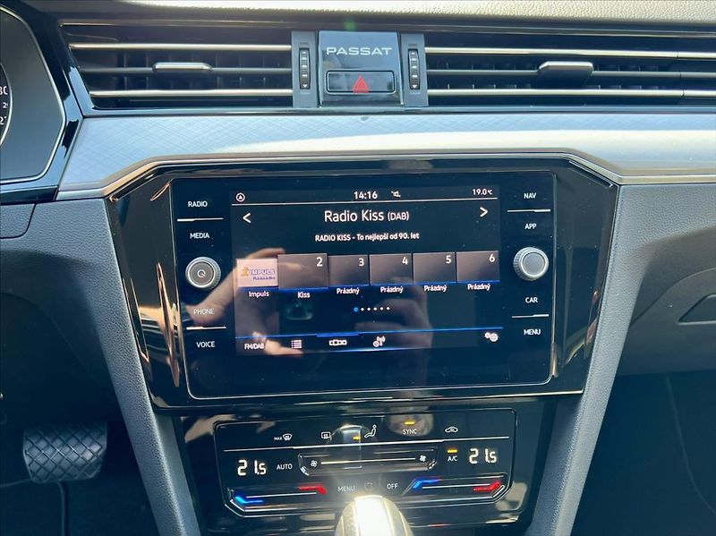 Volkswagen Passat 2,0 TDi DSG BUSINESS záruka - fotka 25 z 42