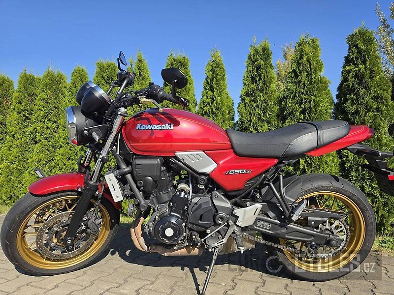 Kawasaki Z 650 RS (2023) - fotka 11 z 15