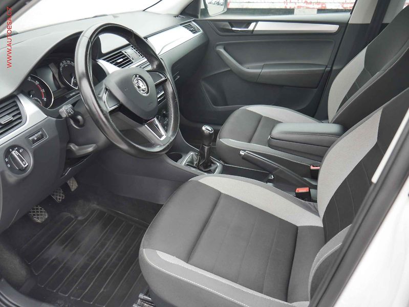 Škoda Rapid (2019) 1.0 TSI, ČR, Ambition - fotka 9 z 12