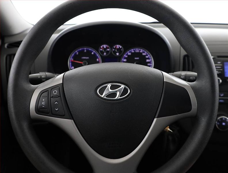 Hyundai i30 (2011) 1.6 CRDi, Serv.kniha, nová STK - fotka 8 z 13