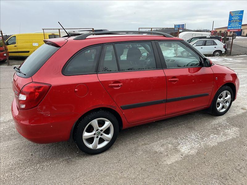 Škoda Fabia 1,2 TSi KLIMA 2x KOLA STK 1/28 - fotka 5 z 32