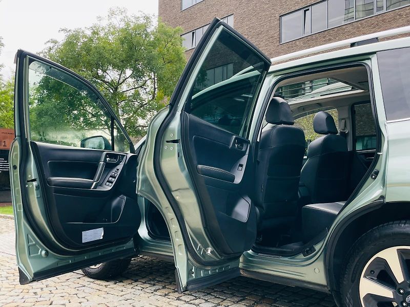 Subaru Forester 2.0i 1.MAJITEL TAŽNÉ SERVISKA - fotka 22 z 48
