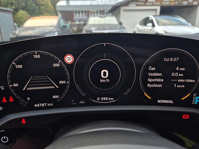 Porsche Taycan Cross Turisno 4S 93kWH  92,6% - fotka 46 z 46