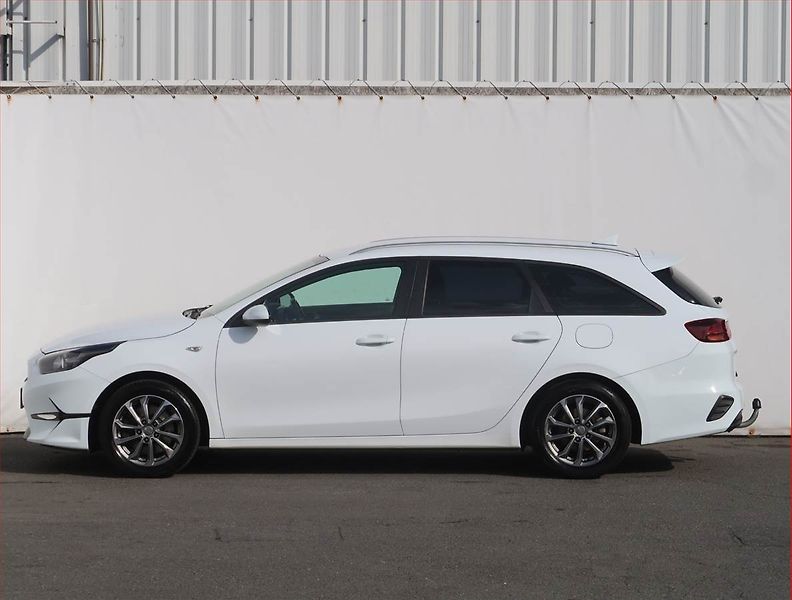 Kia Ceed (2023) 1.5 T-GDI, ČR,1.maj - fotka 3 z 20