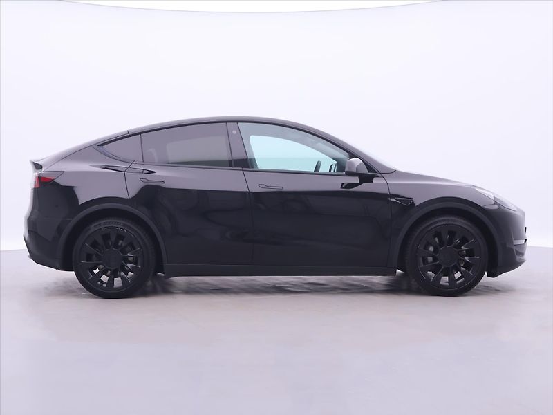 Tesla Model Y Long Range AWD 75kWh SoH 90% - fotka 8 z 29