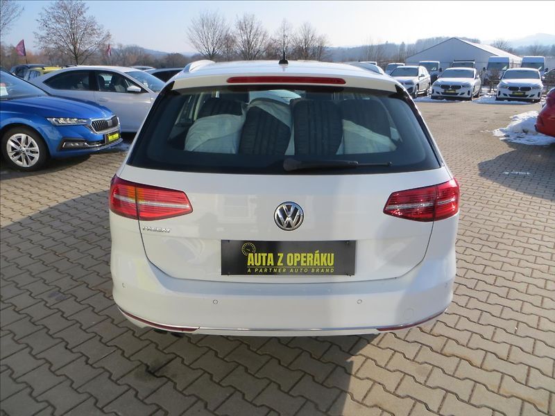 Volkswagen Passat 2,0 TDI 140kW 4MOT DSG H-Line - fotka 6 z 23