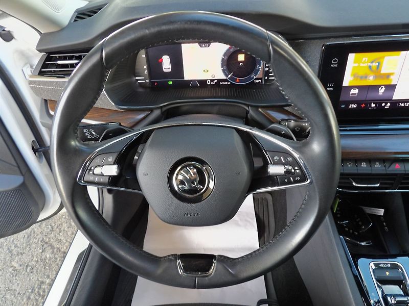 Škoda Octavia 2.0TDI Scout DSG 4x4 ČR DPH - fotka 12 z 32