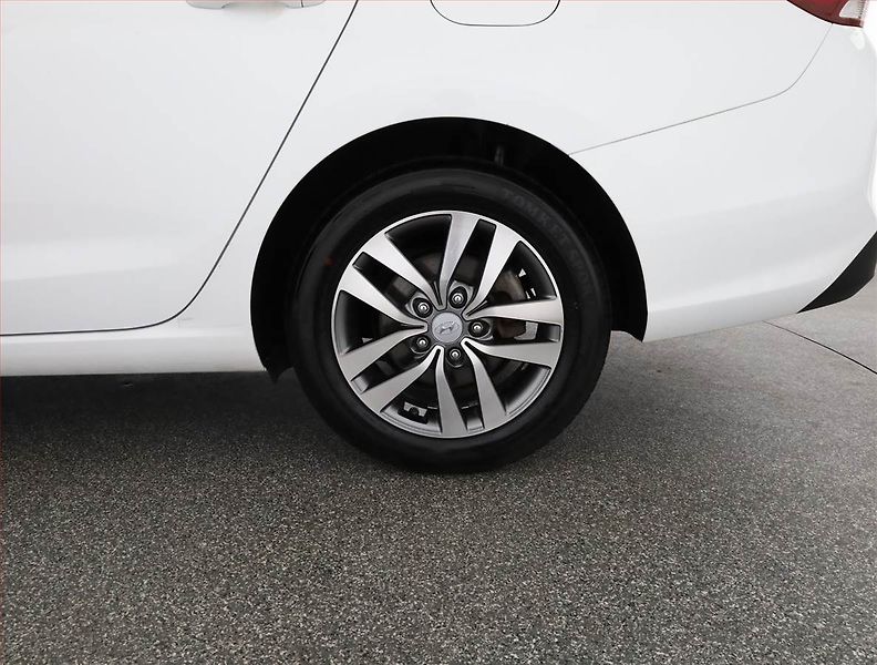 Hyundai i30 (2019) Trikolor 1.0 T-GDI, ČR,1.maj - fotka 17 z 17