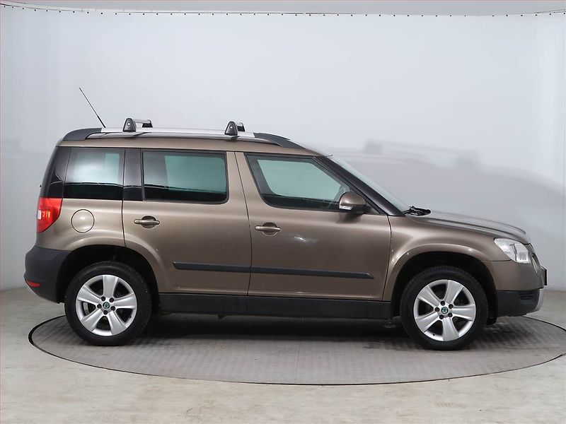 Škoda Yeti (2011) 2.0 TDI, Serv.kniha, Tempomat - fotka 6 z 12