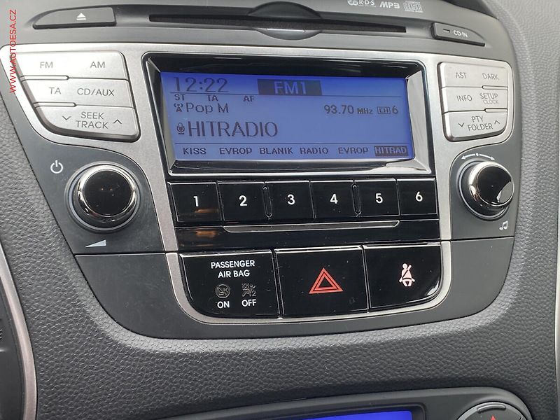 Hyundai ix35 (2013) 1.6 GDi, ČR, AC, tempo, park - fotka 15 z 15