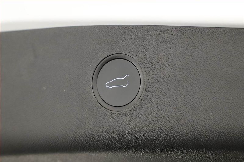 Tesla Model 3 (2021) Std Range Plus 55kWh, SoH 78% - fotka 12 z 20