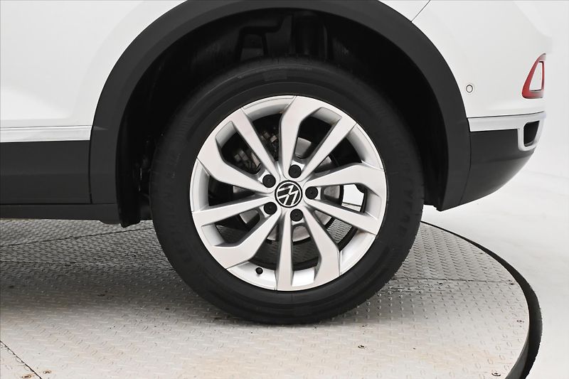 Volkswagen T-Roc 2,0 TDI 110kW DSG STYLE Záruka - fotka 31 z 31