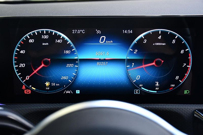 Mercedes-Benz Třídy A A180 NTOP ČR 1M - fotka 31 z 54