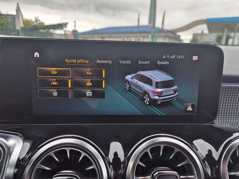 Mercedes-Benz GLB 200D 4MATIC, záruka 7/2027 neb - fotka 26 z 42