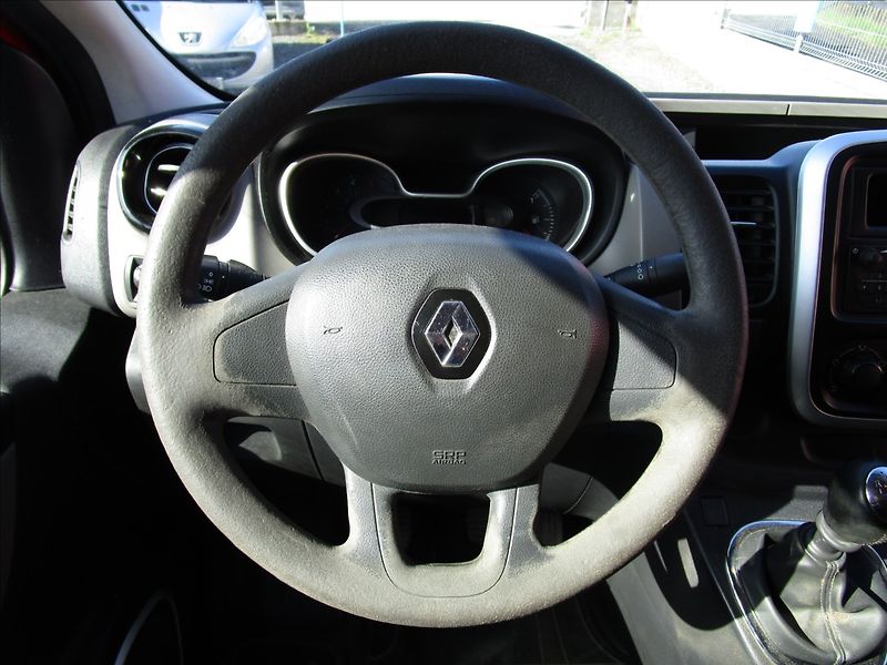 Renault Trafic 1.6dCi, Klima, 1. maj. - fotka 7 z 37