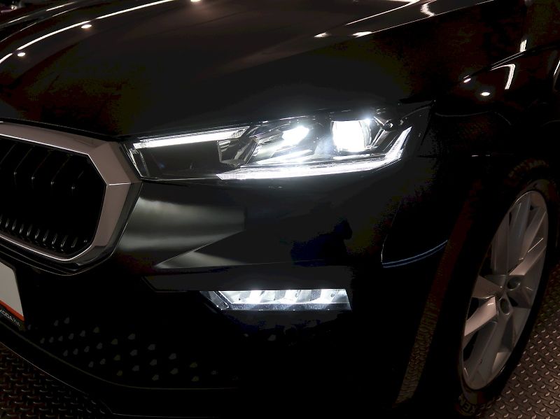 Škoda Scala (2025) TOP SELECTION 1.5TSI 110KW LED - fotka 10 z 35
