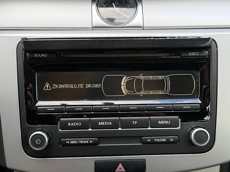 Volkswagen Passat (2012) 1.6 TDI 77 kW Comfortline - fotka 13 z 20