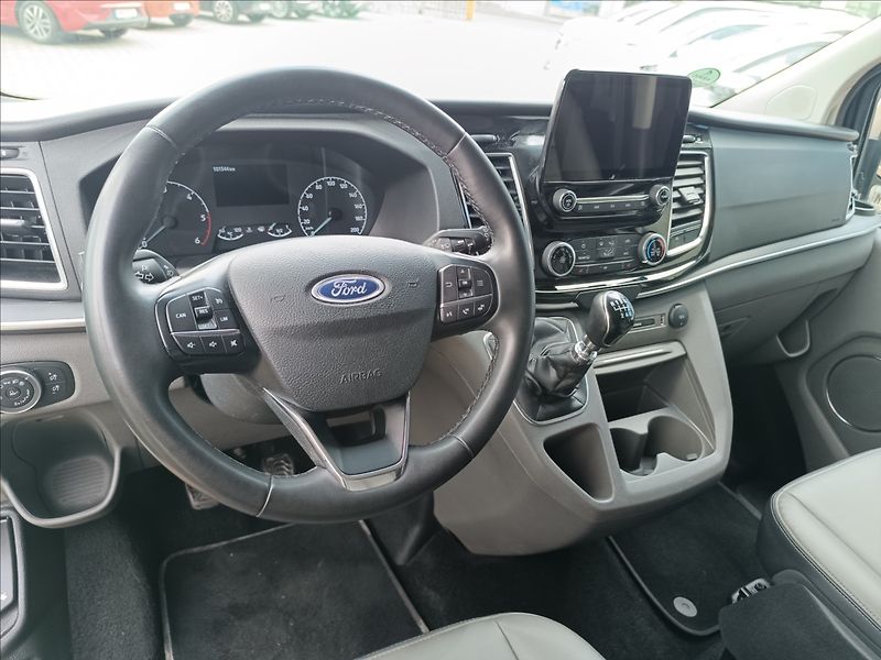 Ford Tourneo Custom 2,0 TDCi Titánium X, L2 - fotka 13 z 23