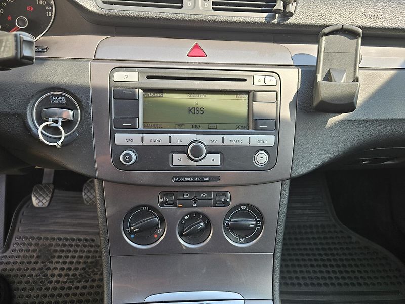 Volkswagen Passat Variant (2009) 2.0TDI COMMON RAIL  - fotka 12 z 17