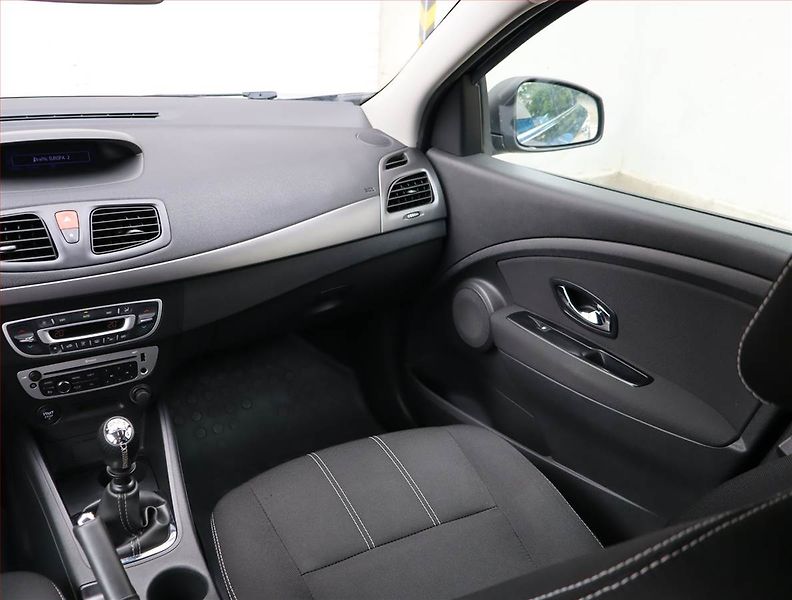 Renault Fluence (2015) 1.6 dCi, Tempomat - fotka 8 z 19