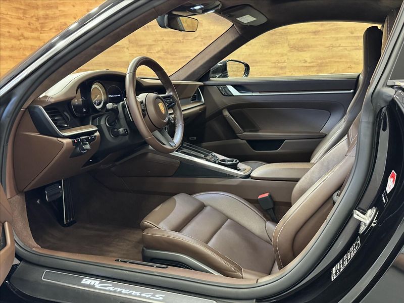 Porsche 911 CARRERA 4S SPORT DESIGN - fotka 7 z 29