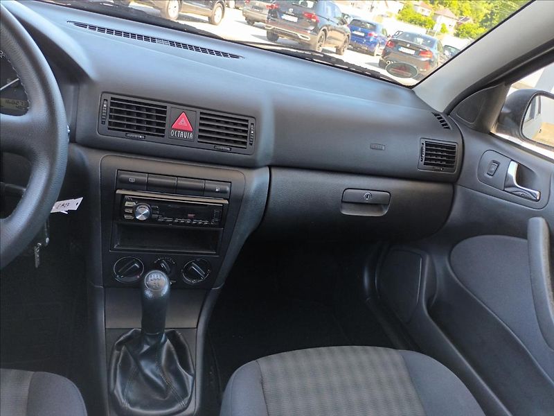 Škoda Octavia 1,6 MPI,75KW,KLIMA,SERVIS,KOLA - fotka 13 z 39