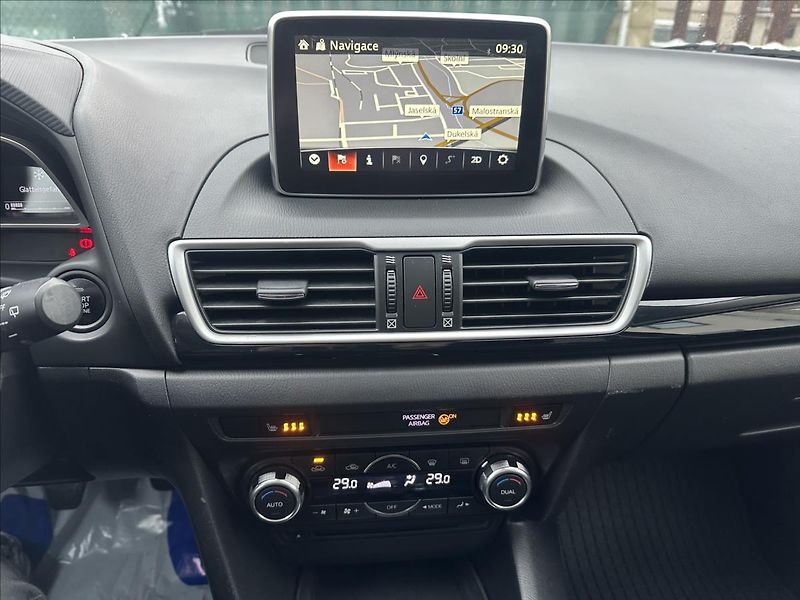 Mazda 3 2,0 G120 1.majitel - fotka 16 z 23