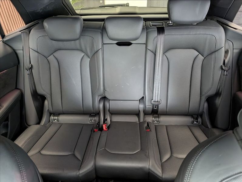 Audi Q8 E55 TFSI Quattro S-line - fotka 28 z 38