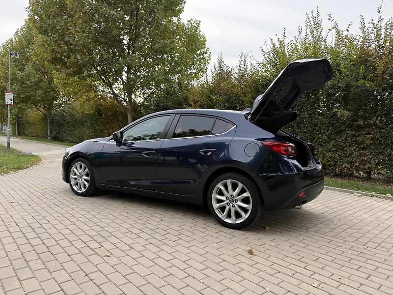 Mazda 3 2.0 Urban Limited - fotka 19 z 34