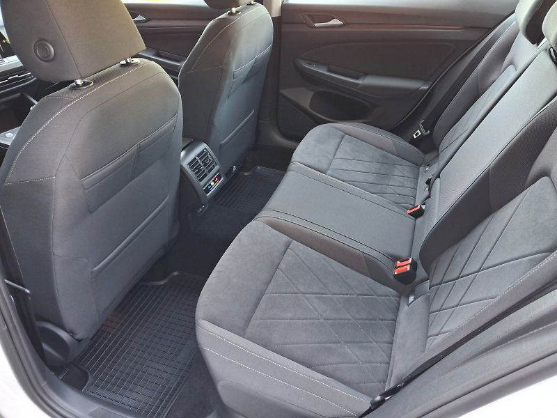 Volkswagen Golf (2022) Variant Style 1,5TSi 96kW - fotka 7 z 35