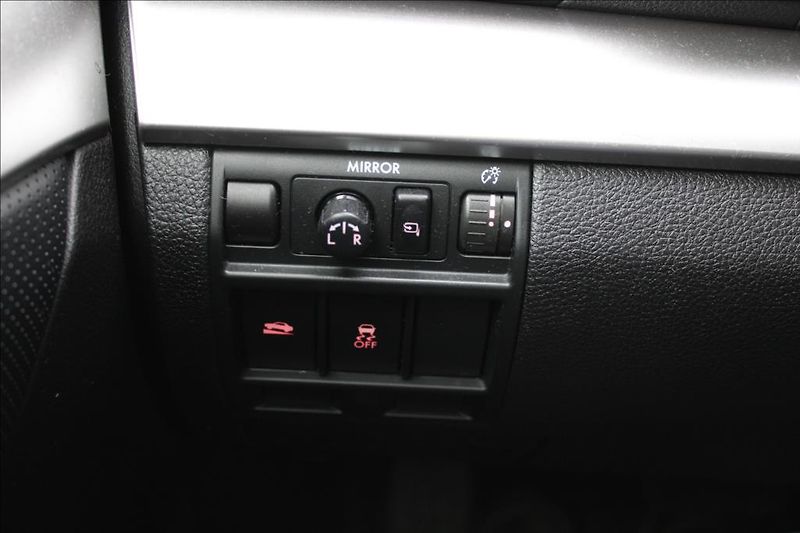 Subaru Outback 2,0 D  4 x 4, ČR, SERVISKA - fotka 20 z 29