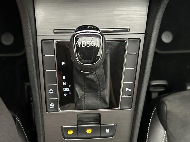 Škoda Superb 2.0 TDI Style Plus - fotka 18 z 27