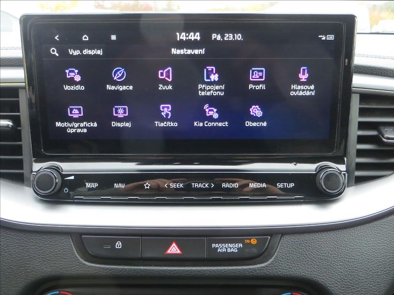 Kia Ceed 1,5 T-GDI 118kW SW Top AUT ČR - fotka 18 z 26