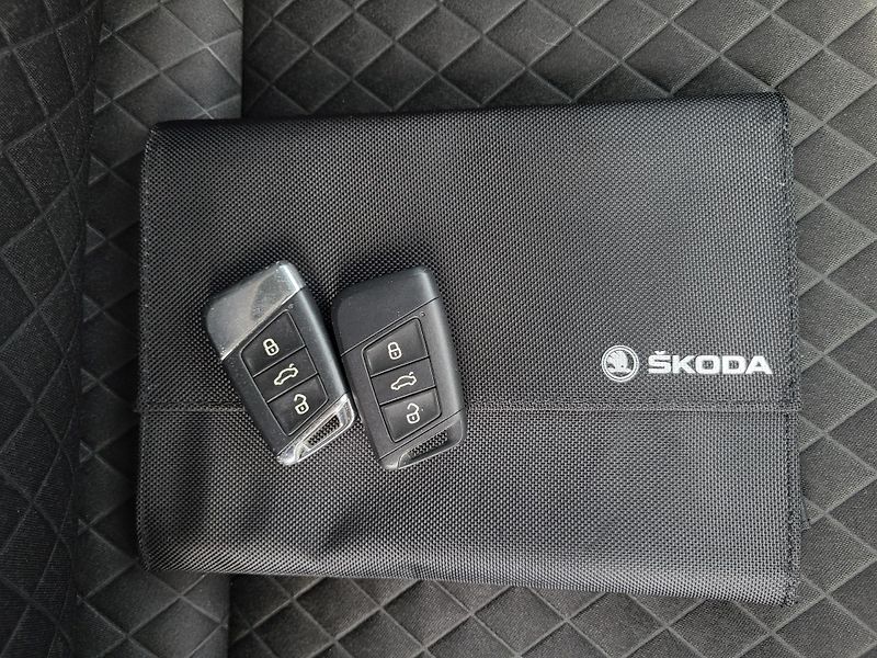 Škoda Superb 2.0 TSI 162kW DSG STYLE+ - fotka 47 z 48
