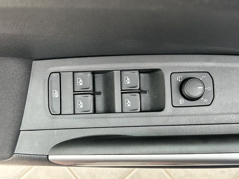 Škoda Fabia 1.0 TSI Top selection - fotka 14 z 26