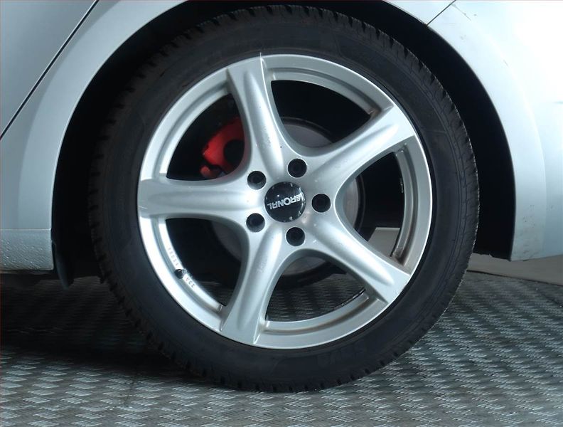 Škoda Octavia (2014) Ambition 1.6 TDI, Navi - fotka 14 z 18