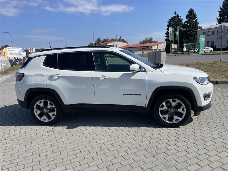 Jeep Compass 1,4 T 125kw AT9 Limited - fotka 4 z 32