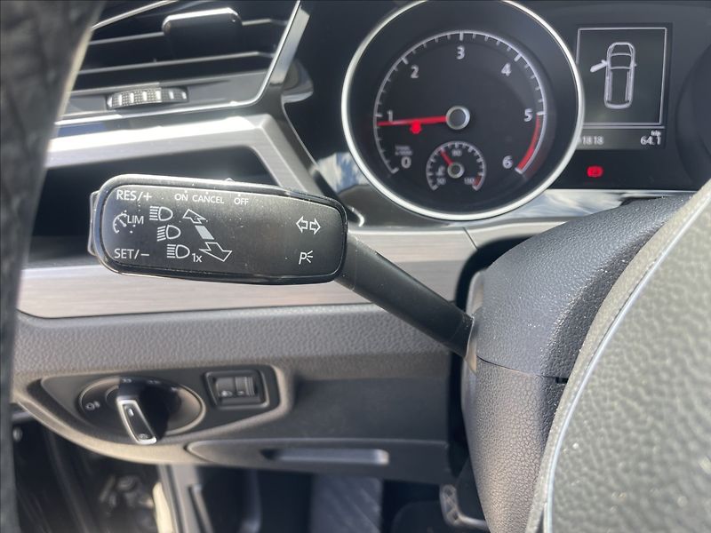 Volkswagen Touran 2,0 TDi 110kw Highline Panoram - fotka 31 z 48