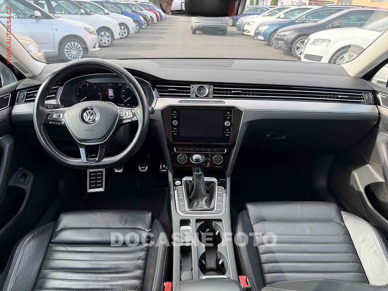 Volkswagen Passat (2018) 2.0TDi, ČR, Highline - fotka 7 z 19