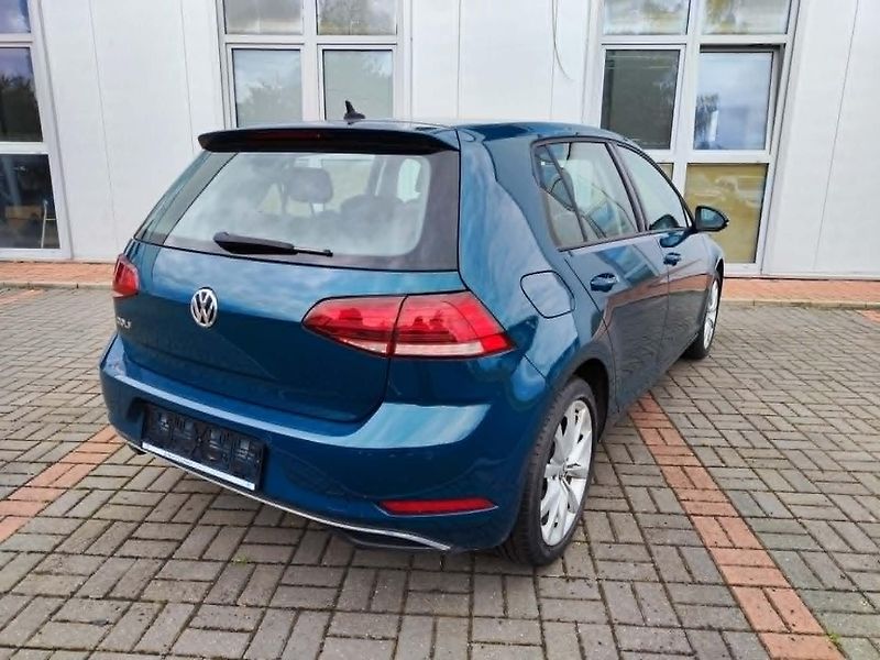 Volkswagen Golf (2018) - fotka 3 z 23