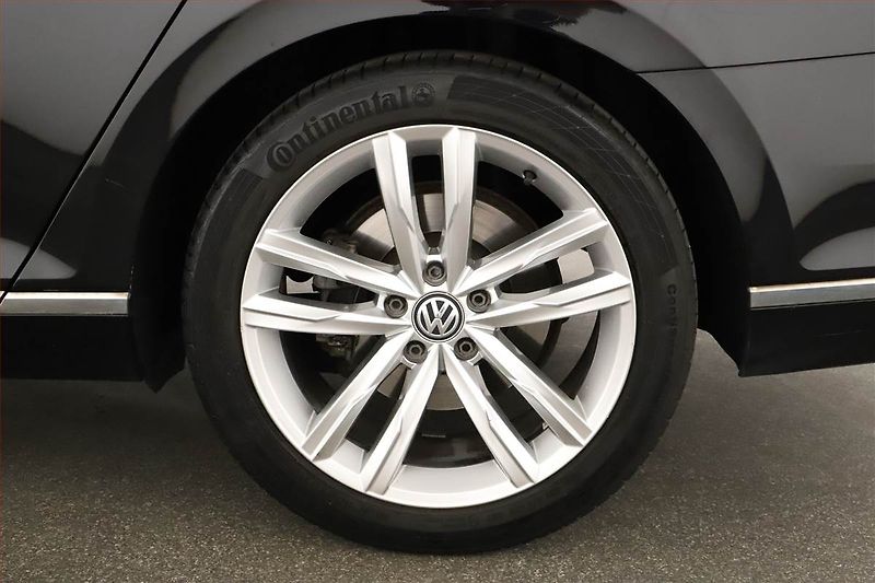 Volkswagen Passat (2015) Highline 2.0 TDI, Tempomat - fotka 20 z 20