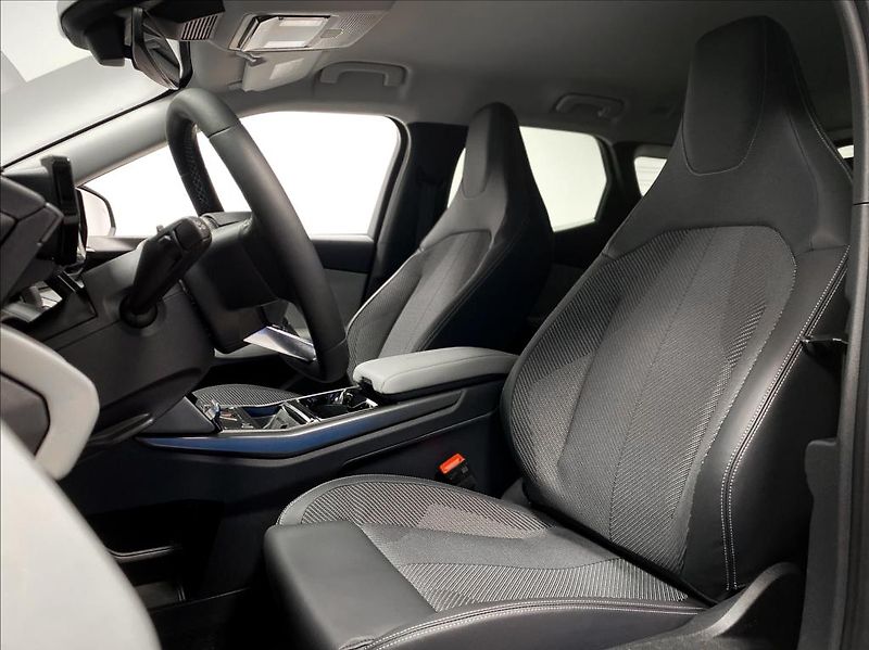 Ford Explorer (2024) 0,1 79 kWh AWD - fotka 14 z 19