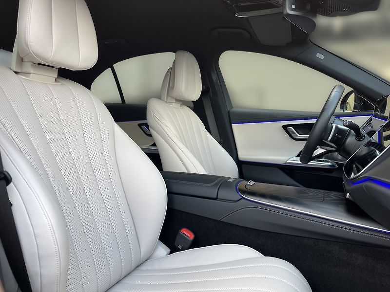Mercedes-Benz Třídy E 450 d 4MATIC - fotka 16 z 21