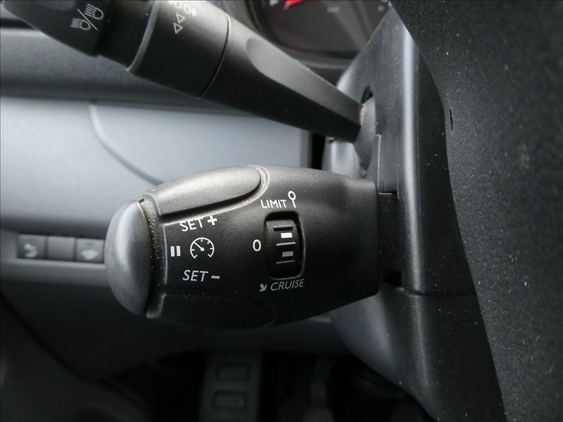 Citroën Jumpy 2,0 HDi 110kW závěs, 2x kola - fotka 32 z 40