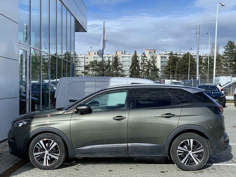 Peugeot 3008 ALLURE 2.0 BlueHDi 110kW MAN6 - fotka 4 z 20